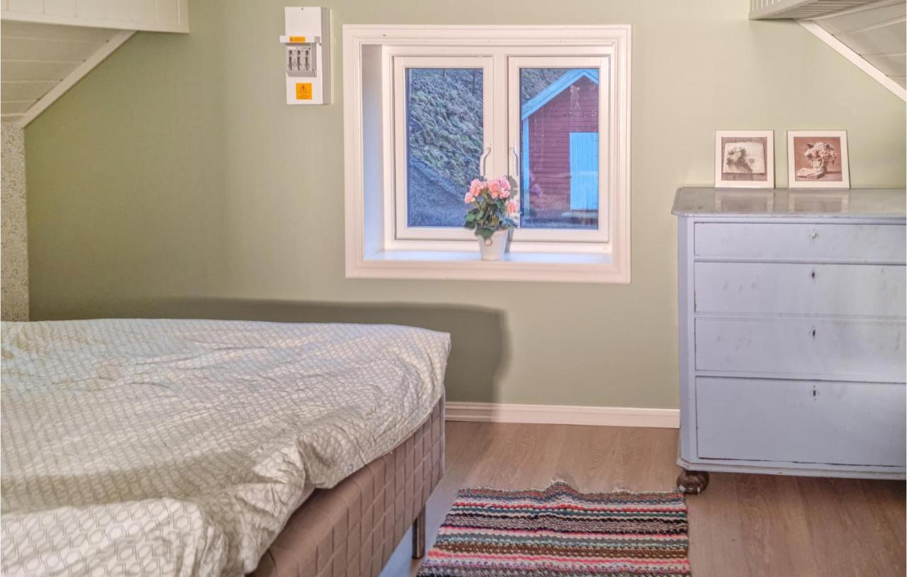 Amazing Home In Hidrasund With Wifi Eide  Zimmer foto