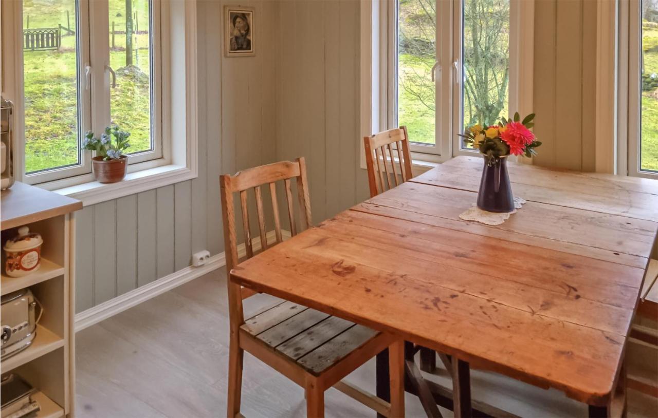 Amazing Home In Hidrasund With Wifi Eide  Zimmer foto